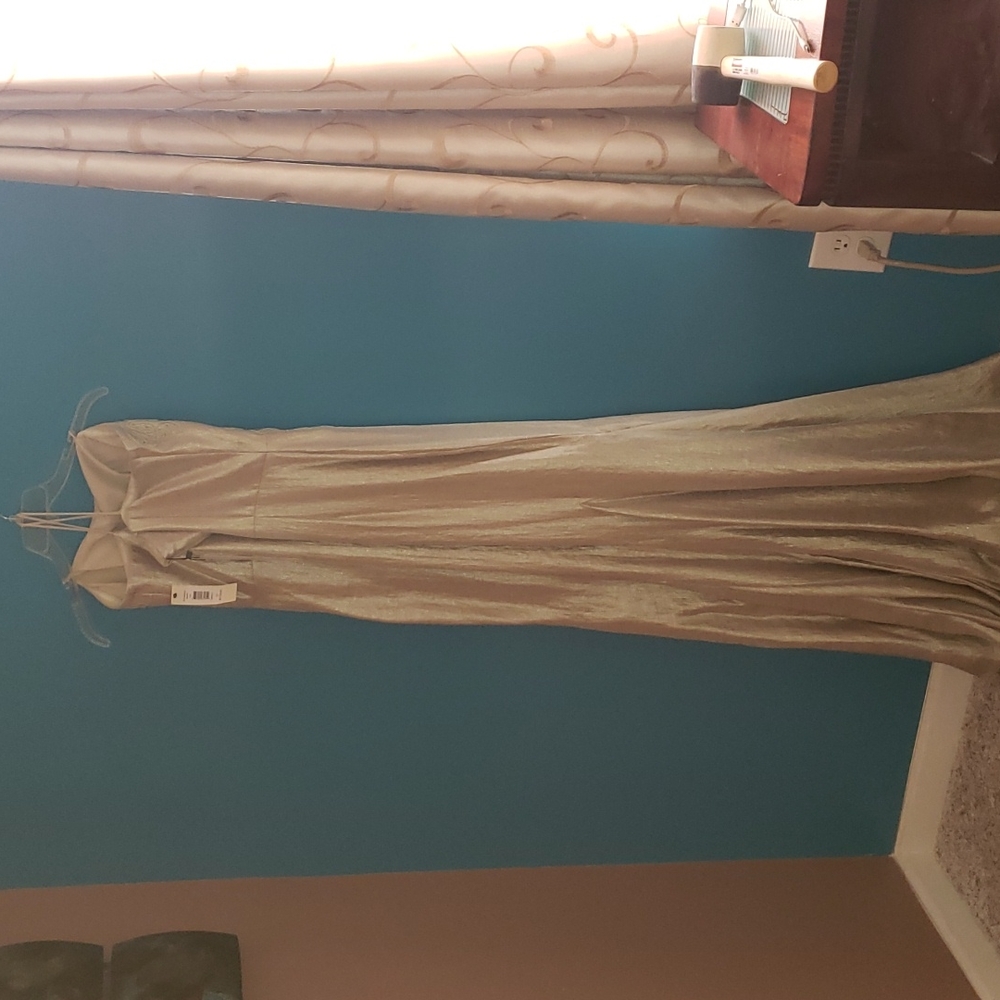 Evening gown - Picture 3 of 3